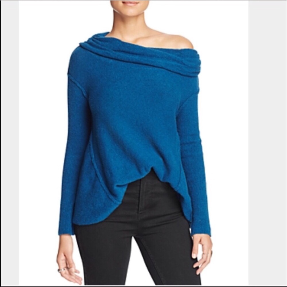 NWT Free People blue on or off shoulder sweater